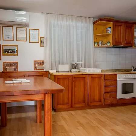 Foerhenc Wine House & I-ii-iii Vakantiehuis *