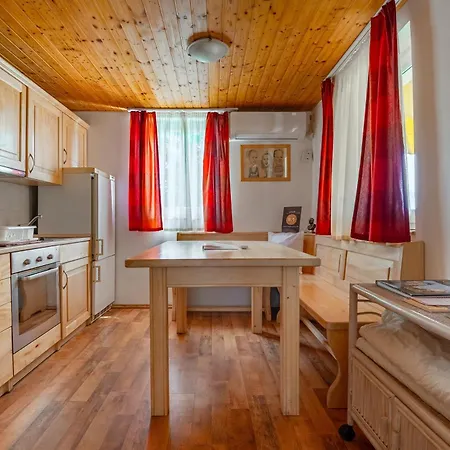 Foerhenc Wine House & I-ii-iii Vakantiehuis *